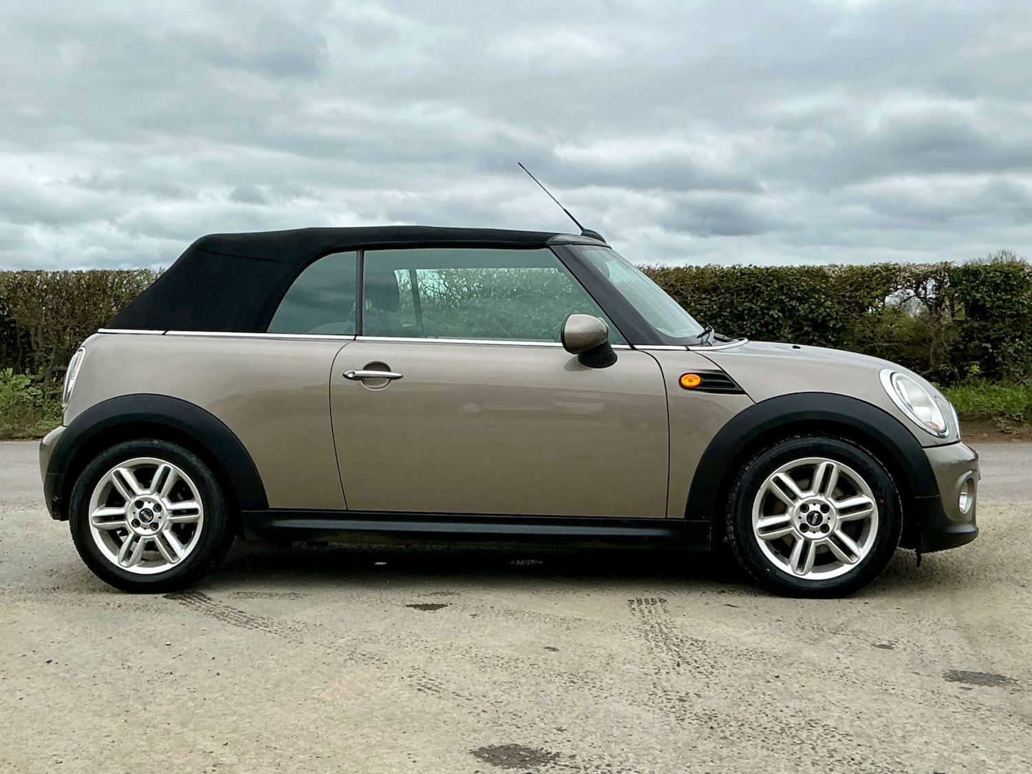 Used MINI Convertible 2011 for sale - 78097338: Photo 43