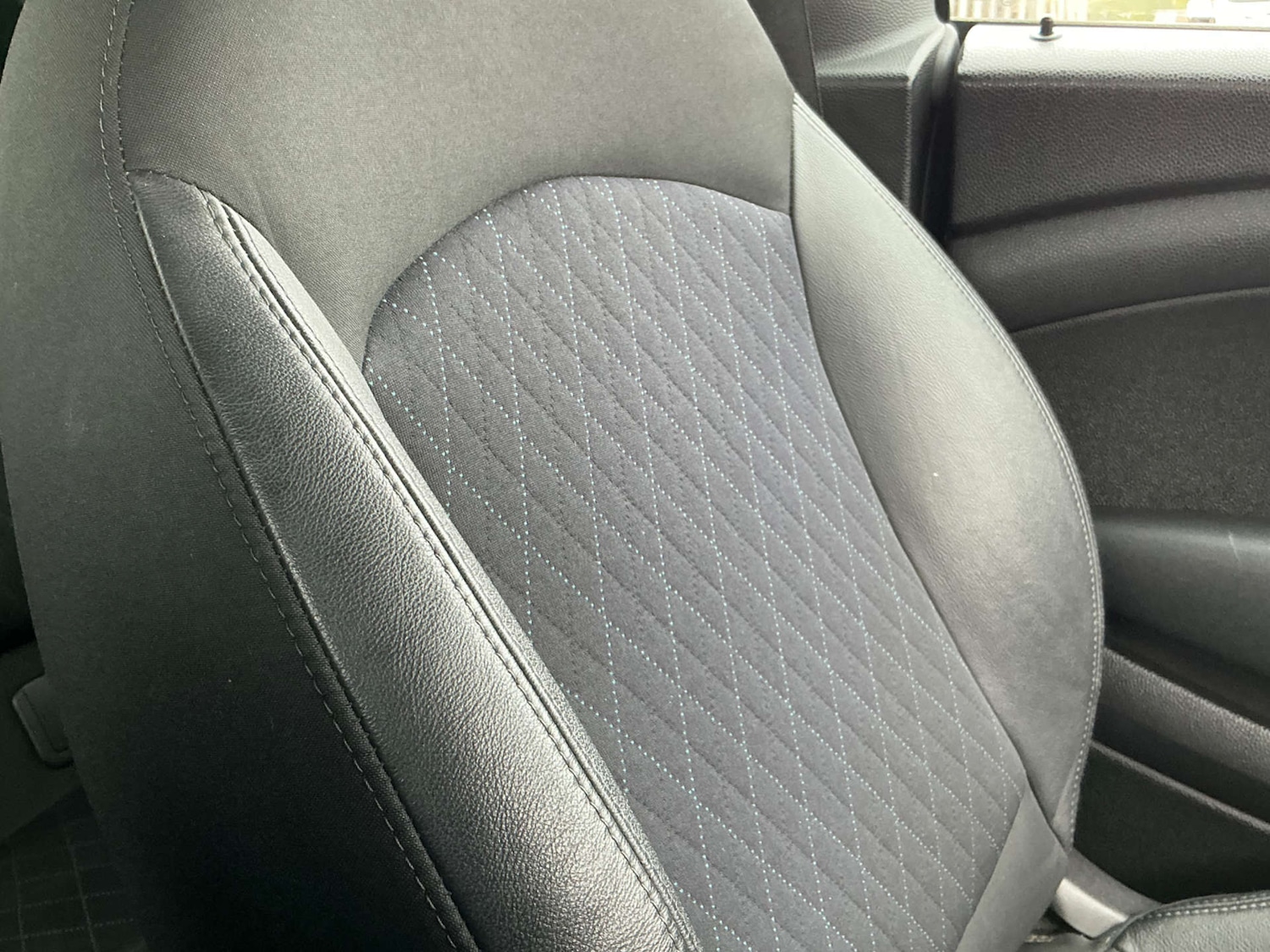 Used MINI Convertible 2011 for sale - 78097338: Photo 45