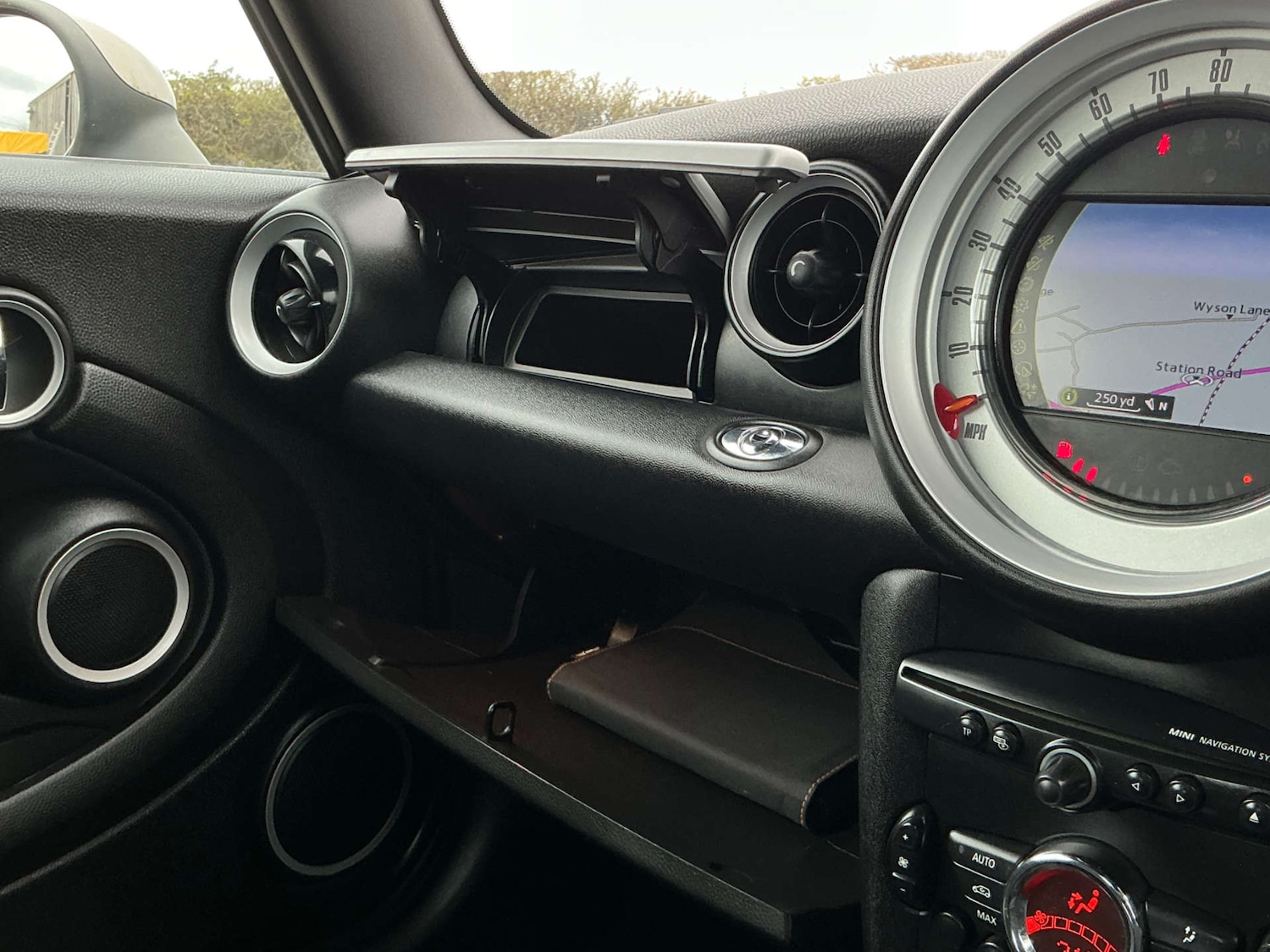 Used MINI Convertible 2011 for sale - 78097338: Photo 52