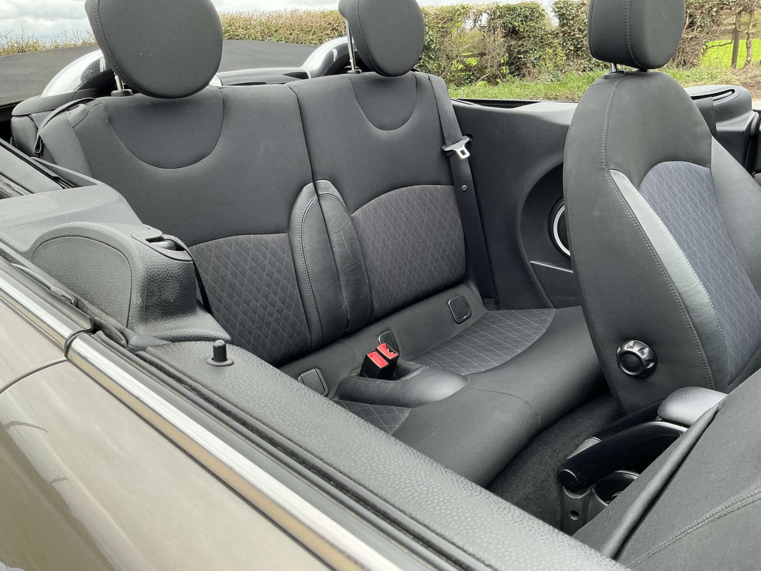 Used MINI Convertible 2011 for sale - 78097338: Photo 6