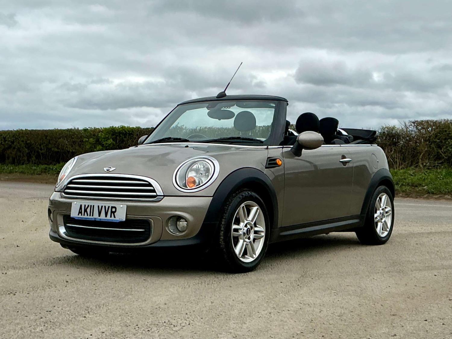 Used MINI Convertible 2011 for sale - 78097338: Photo 8