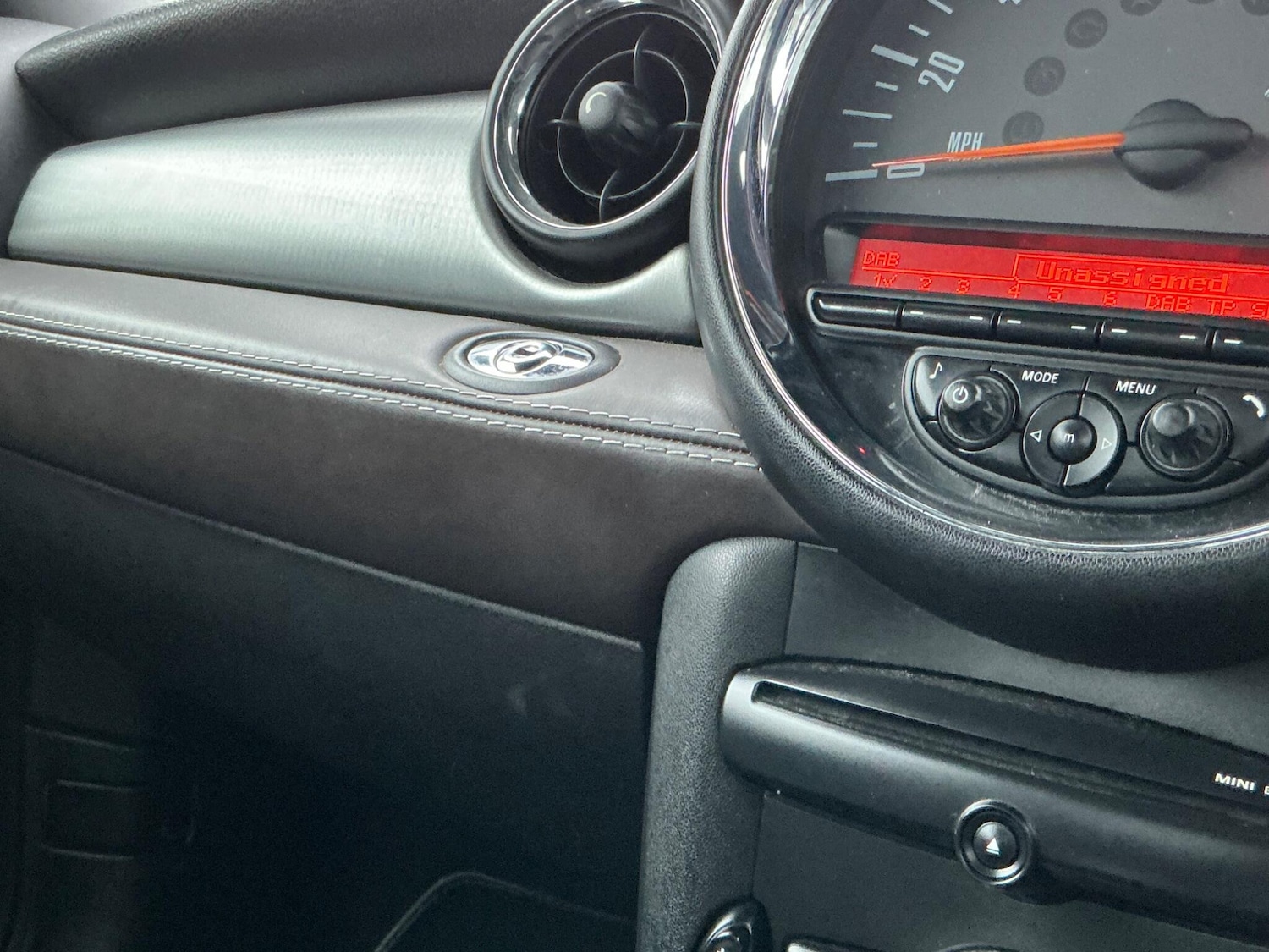 Used MINI Convertible 2015 for sale - 76824668: Photo 43