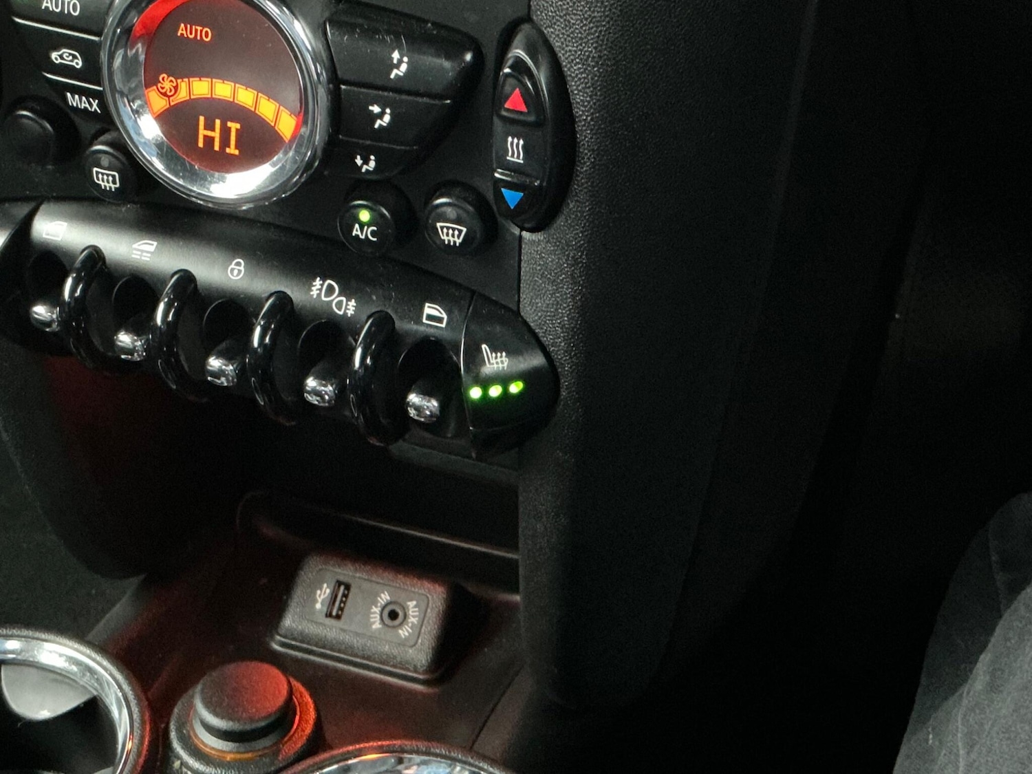 Used MINI Convertible 2015 for sale - 76824668: Photo 47