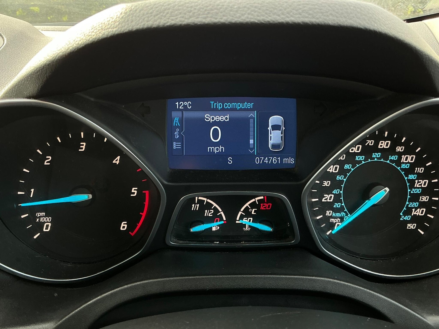 Used Ford Kuga 2014 for sale - 76348924: Photo 2