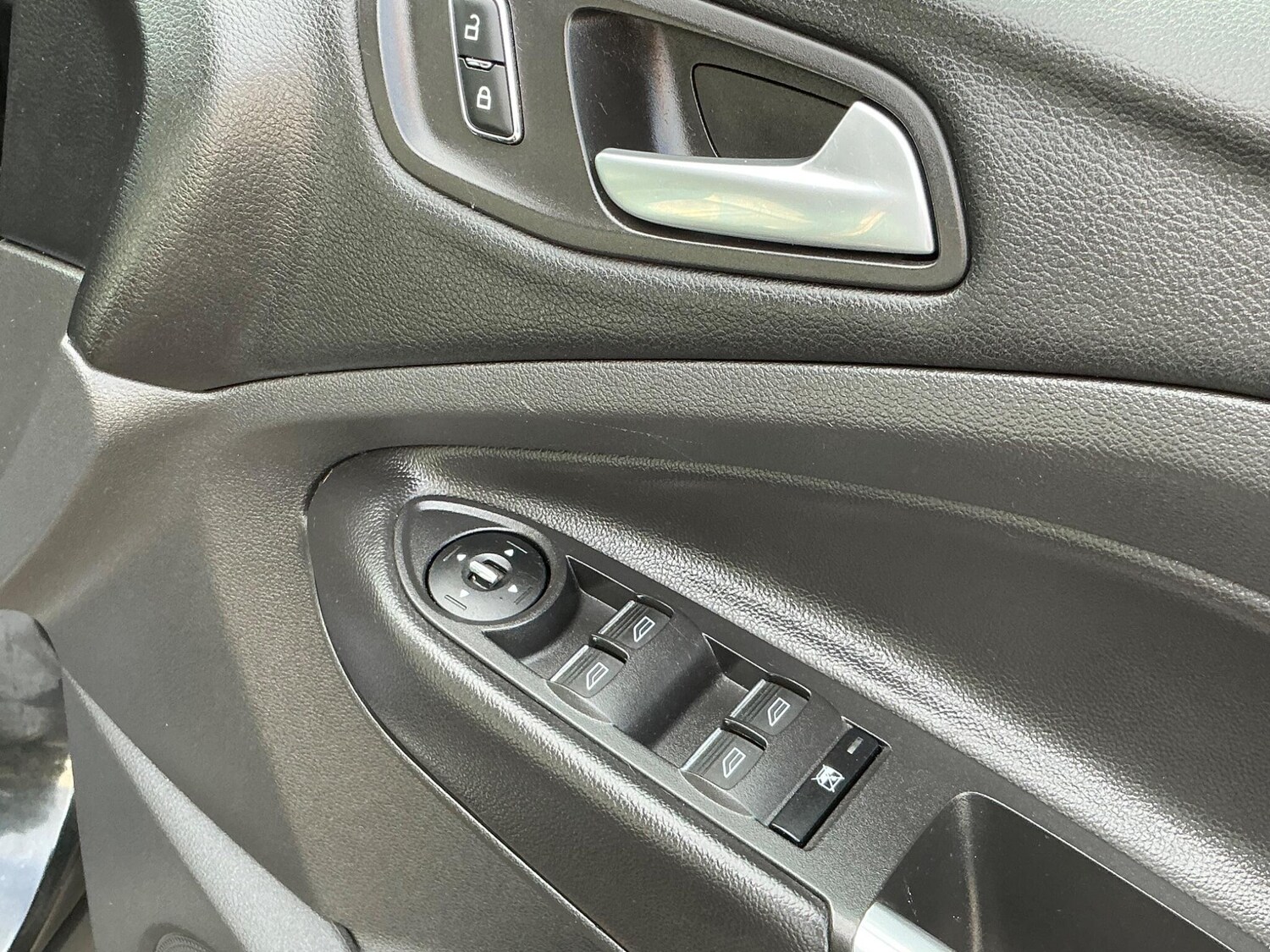 Used Ford Kuga 2014 for sale - 76348924: Photo 28