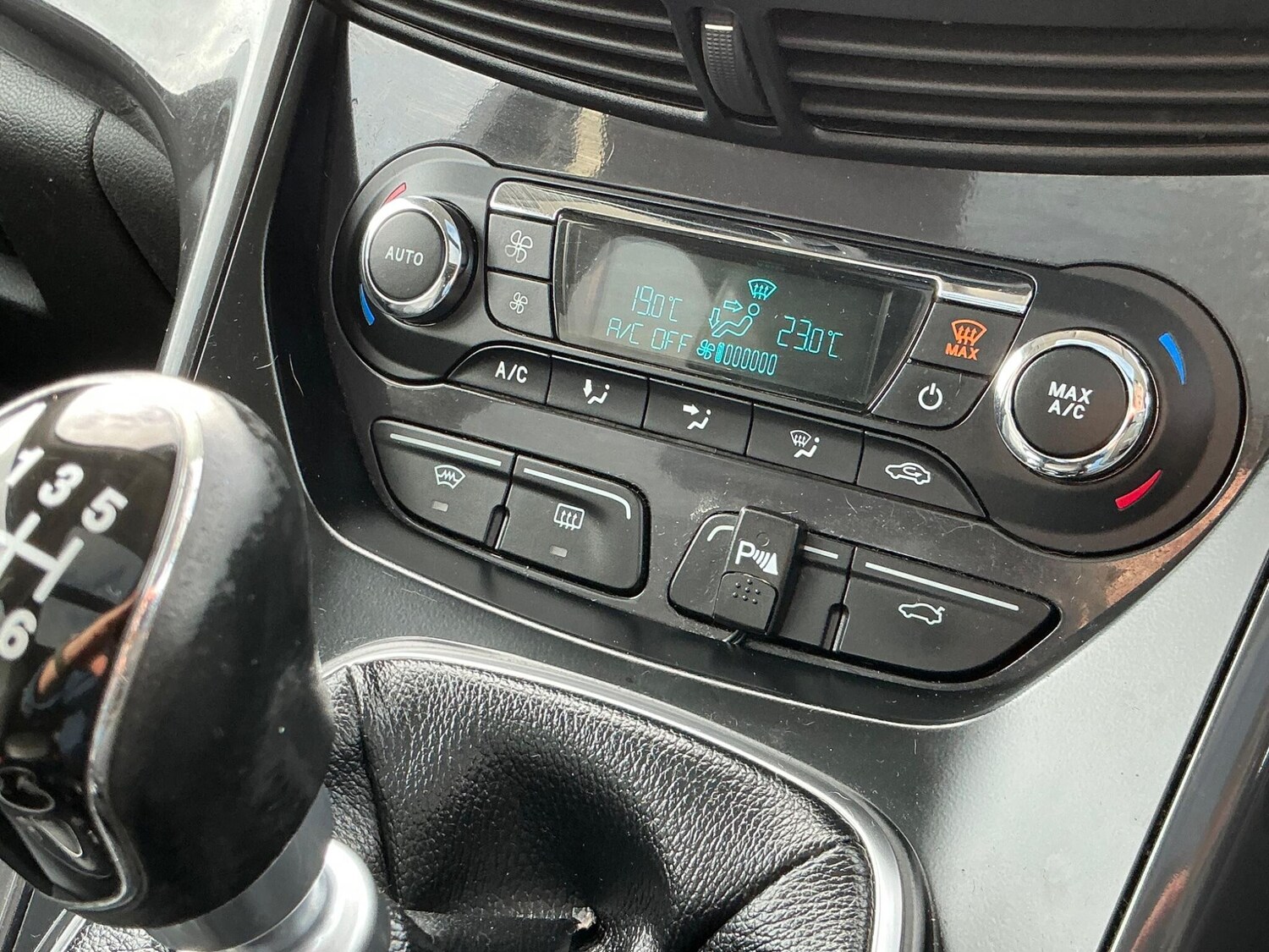 Used Ford Kuga 2014 for sale - 76348924: Photo 39
