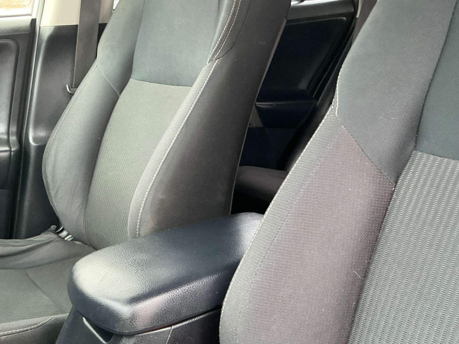 Used Toyota RAV4 2013 for sale - 77662777: Photo 41