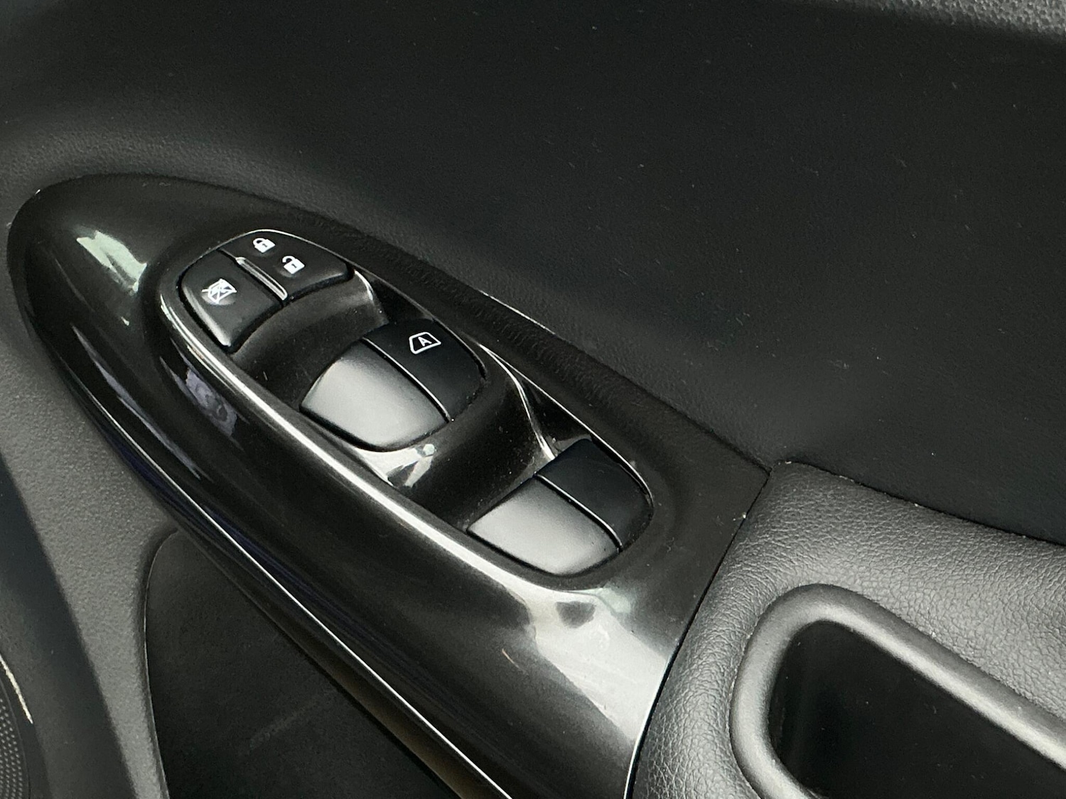 Used Nissan Juke 2017 for sale - 76592299: Photo 35