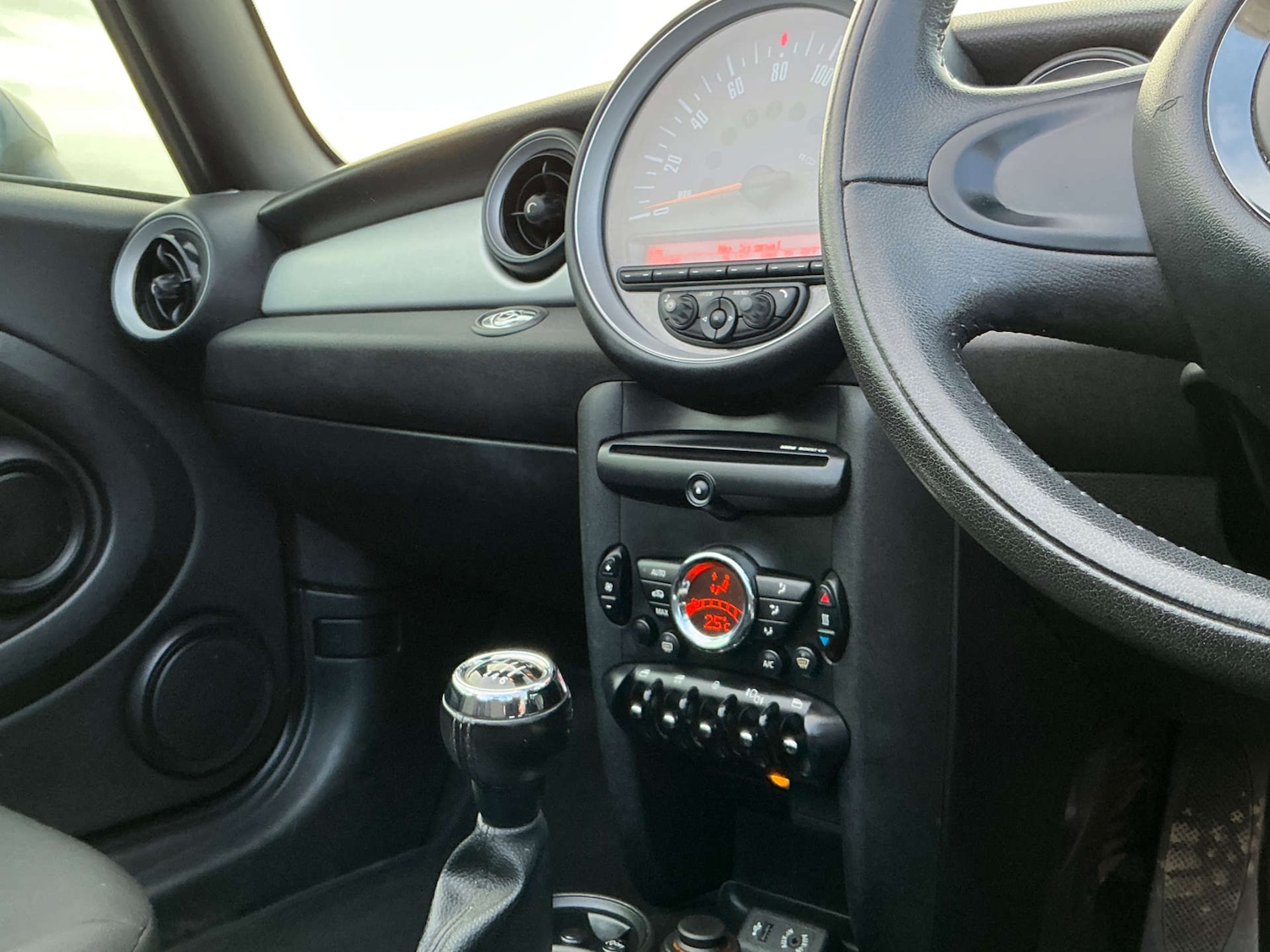 Used MINI Convertible 2015 for sale - 76957851: Photo 23