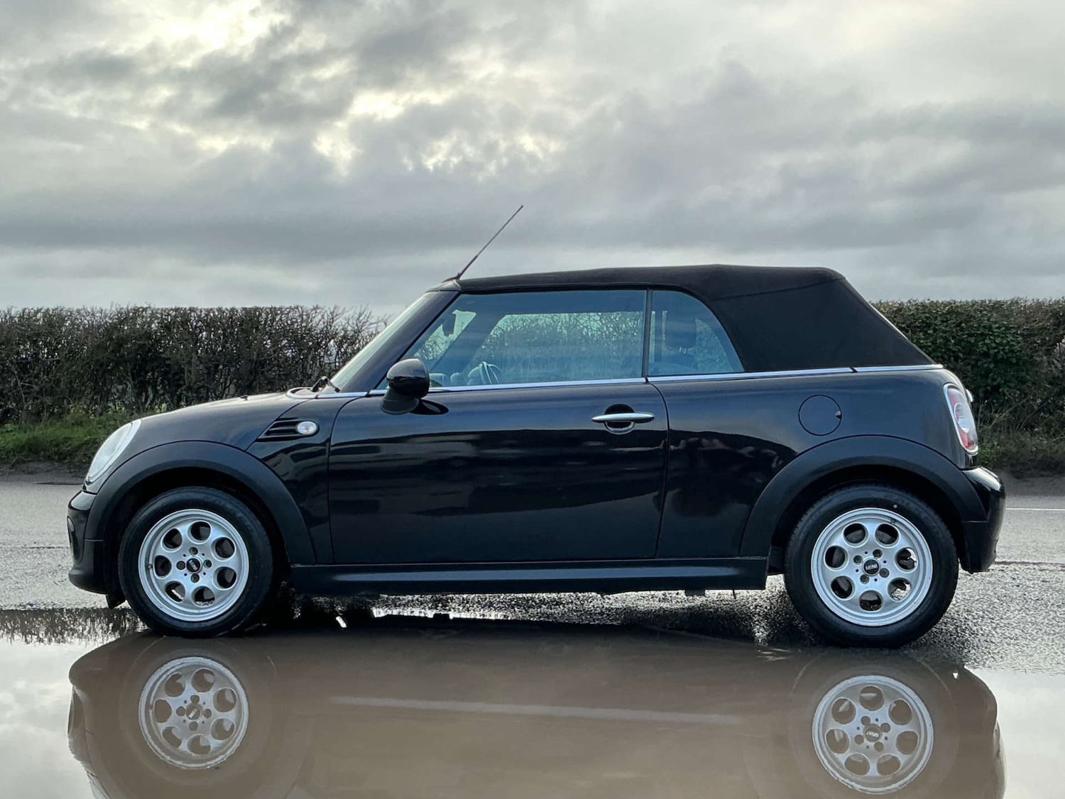 Used MINI Convertible 2015 for sale - 76957851: Photo 30