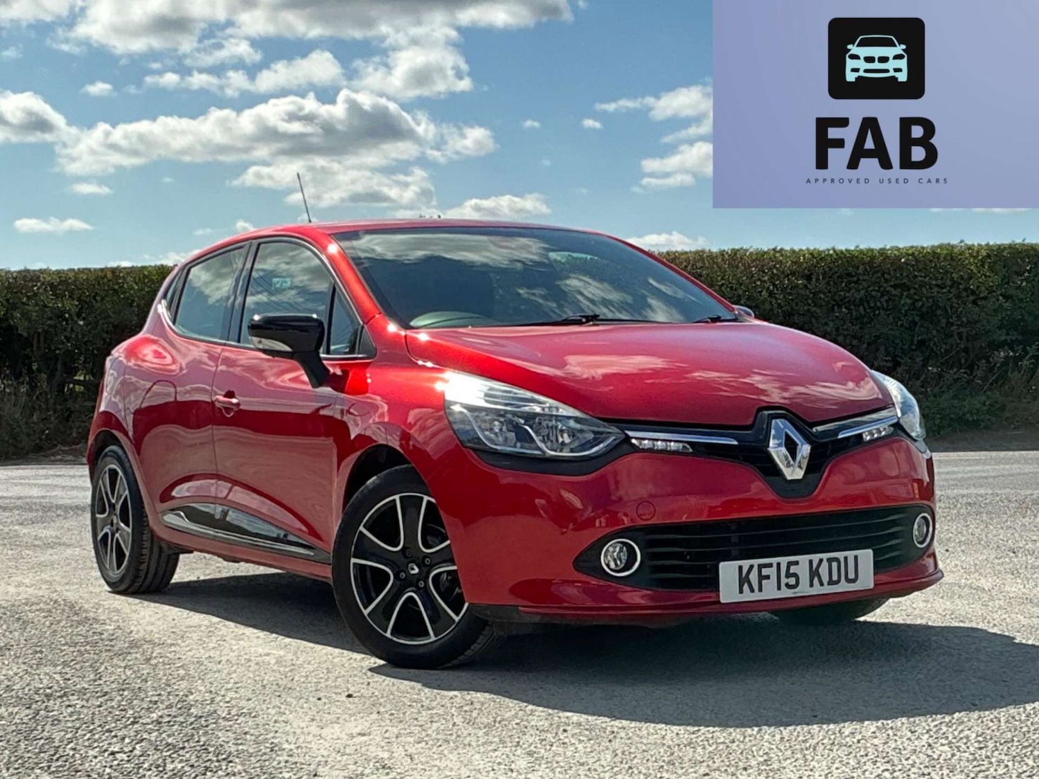 Used Renault Clio 2015 for sale - 76858868: Photo 1