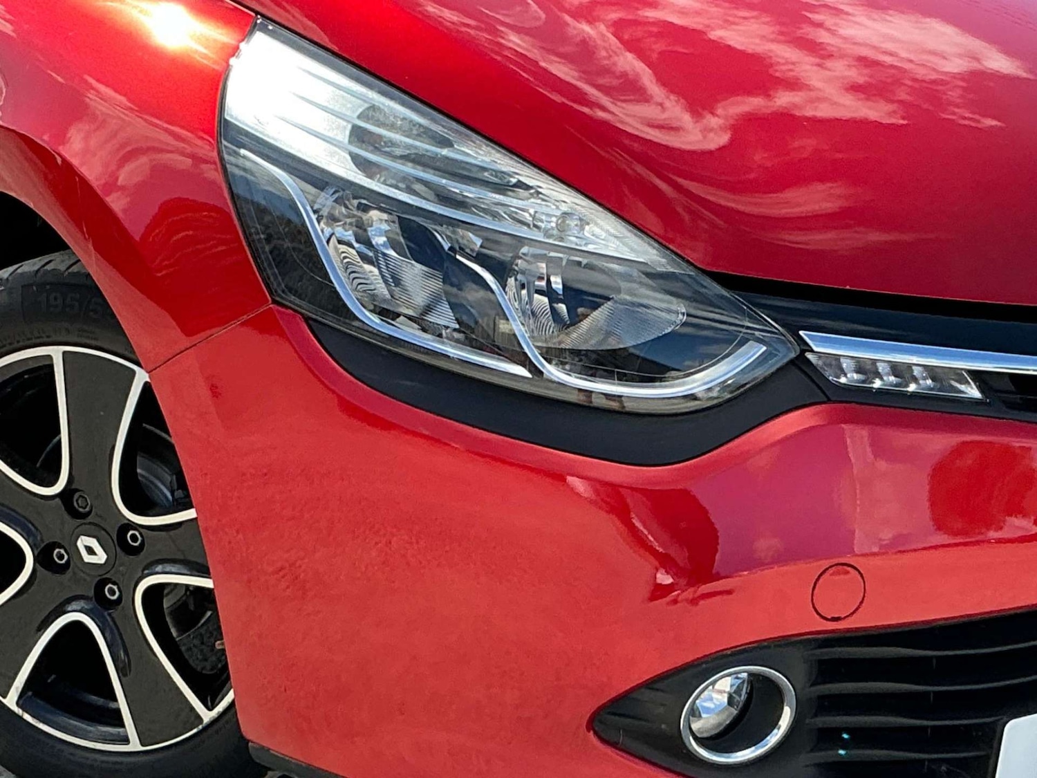 Used Renault Clio 2015 for sale - 76858868: Photo 12