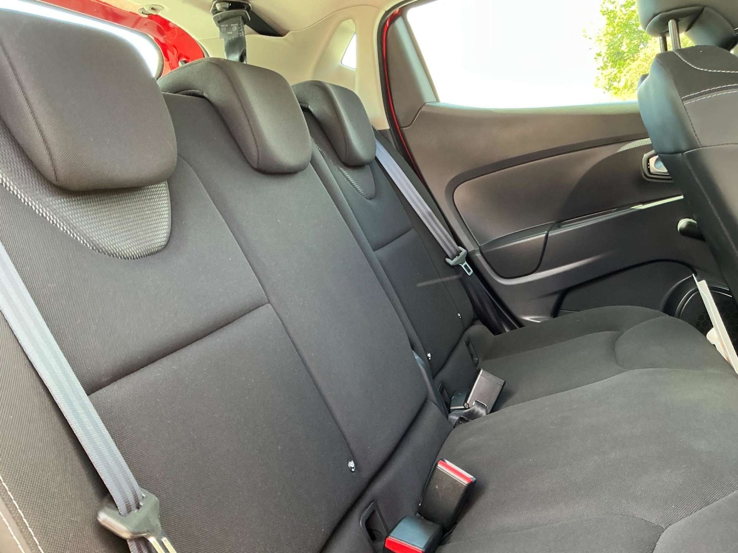 Used Renault Clio 2015 for sale - 76858868: Photo 16