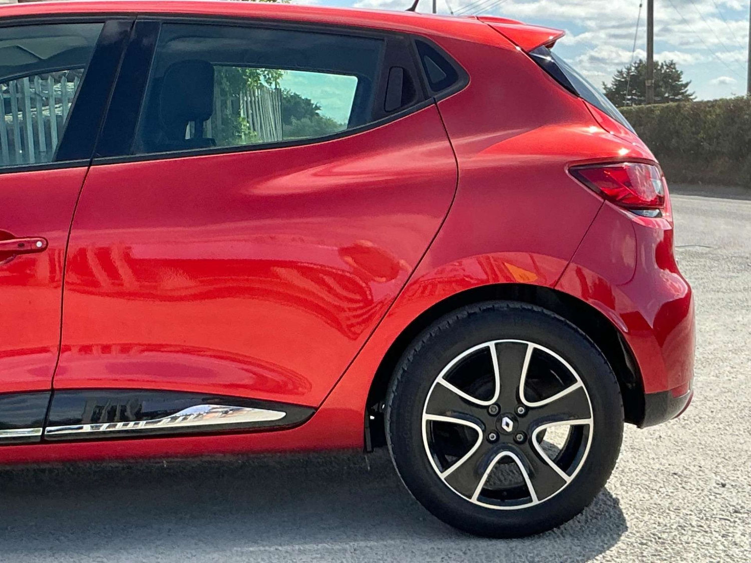 Used Renault Clio 2015 for sale - 76858868: Photo 26