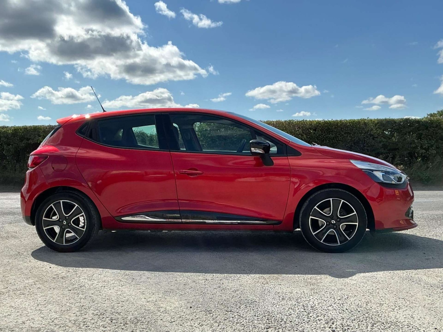 Used Renault Clio 2015 for sale - 76858868: Photo 27