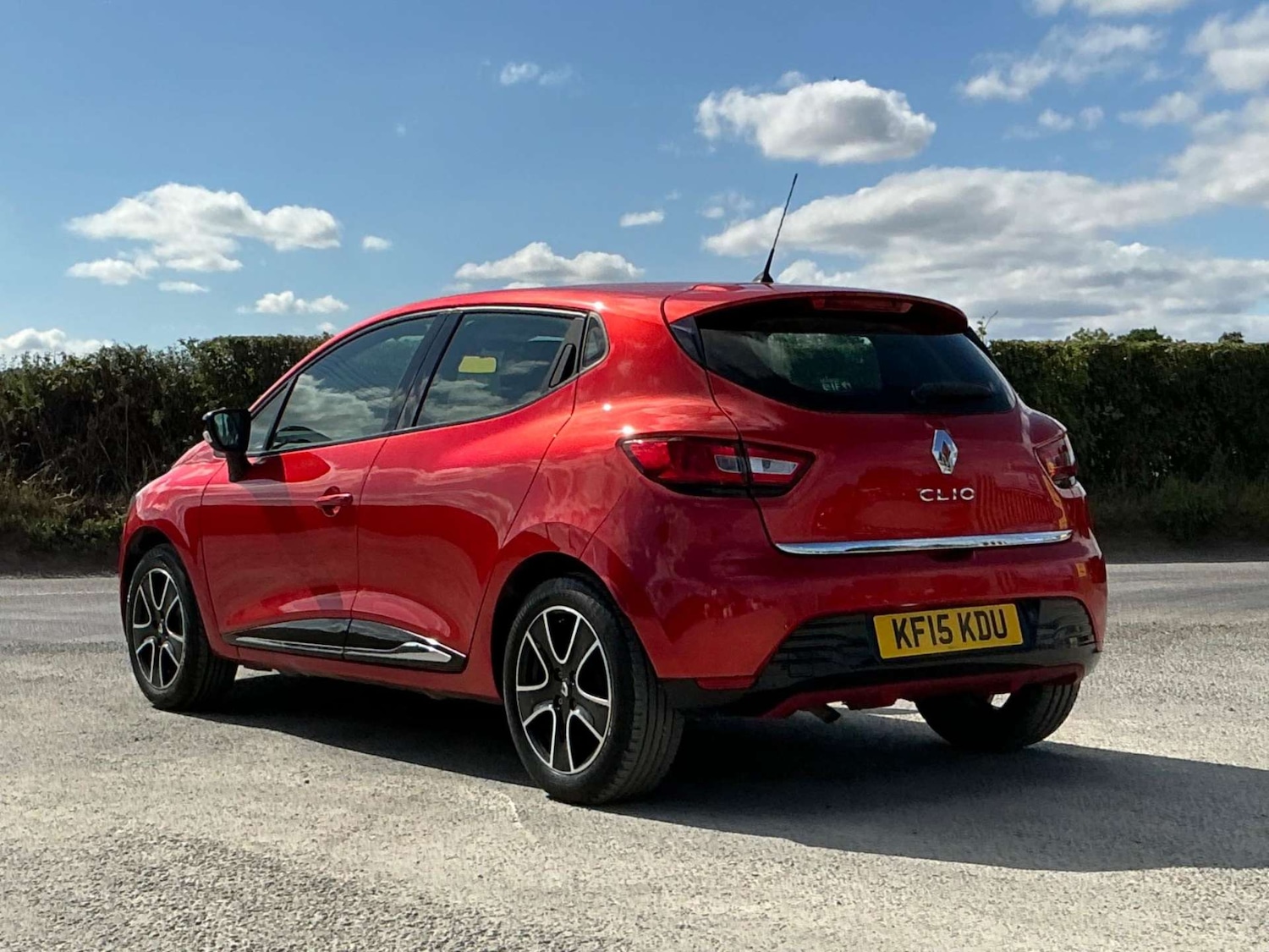 Used Renault Clio 2015 for sale - 76858868: Photo 32