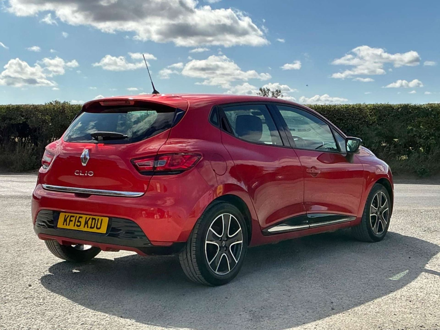 Used Renault Clio 2015 for sale - 76858868: Photo 4