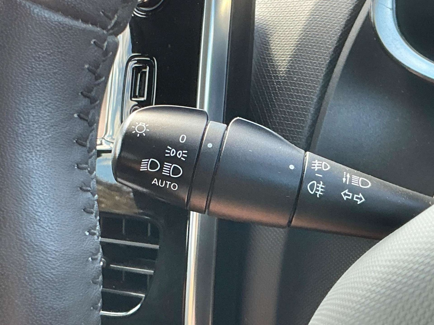 Used Renault Clio 2015 for sale - 76858868: Photo 43