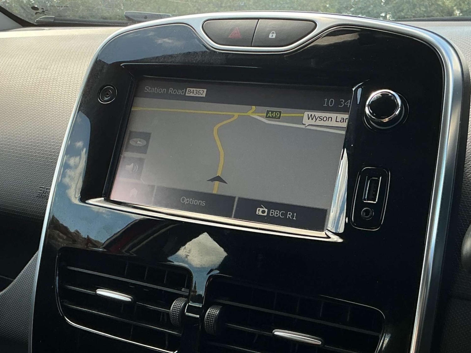 Used Renault Clio 2015 for sale - 76858868: Photo 44