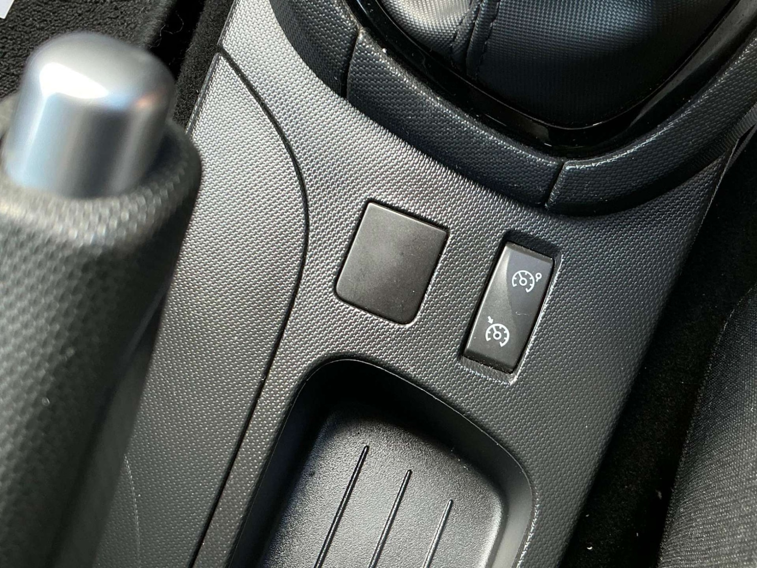 Used Renault Clio 2015 for sale - 76858868: Photo 45