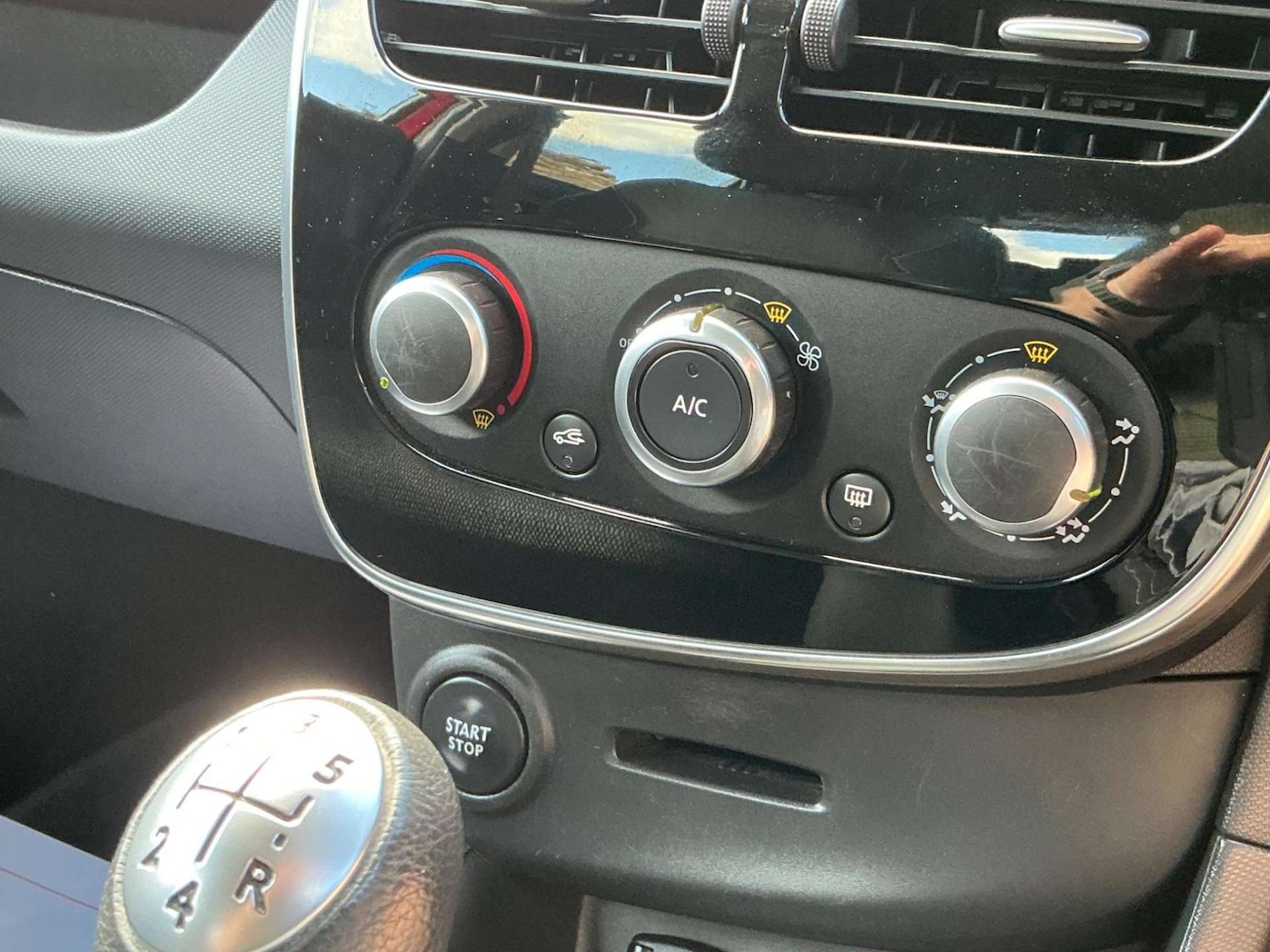 Used Renault Clio 2015 for sale - 76858868: Photo 48