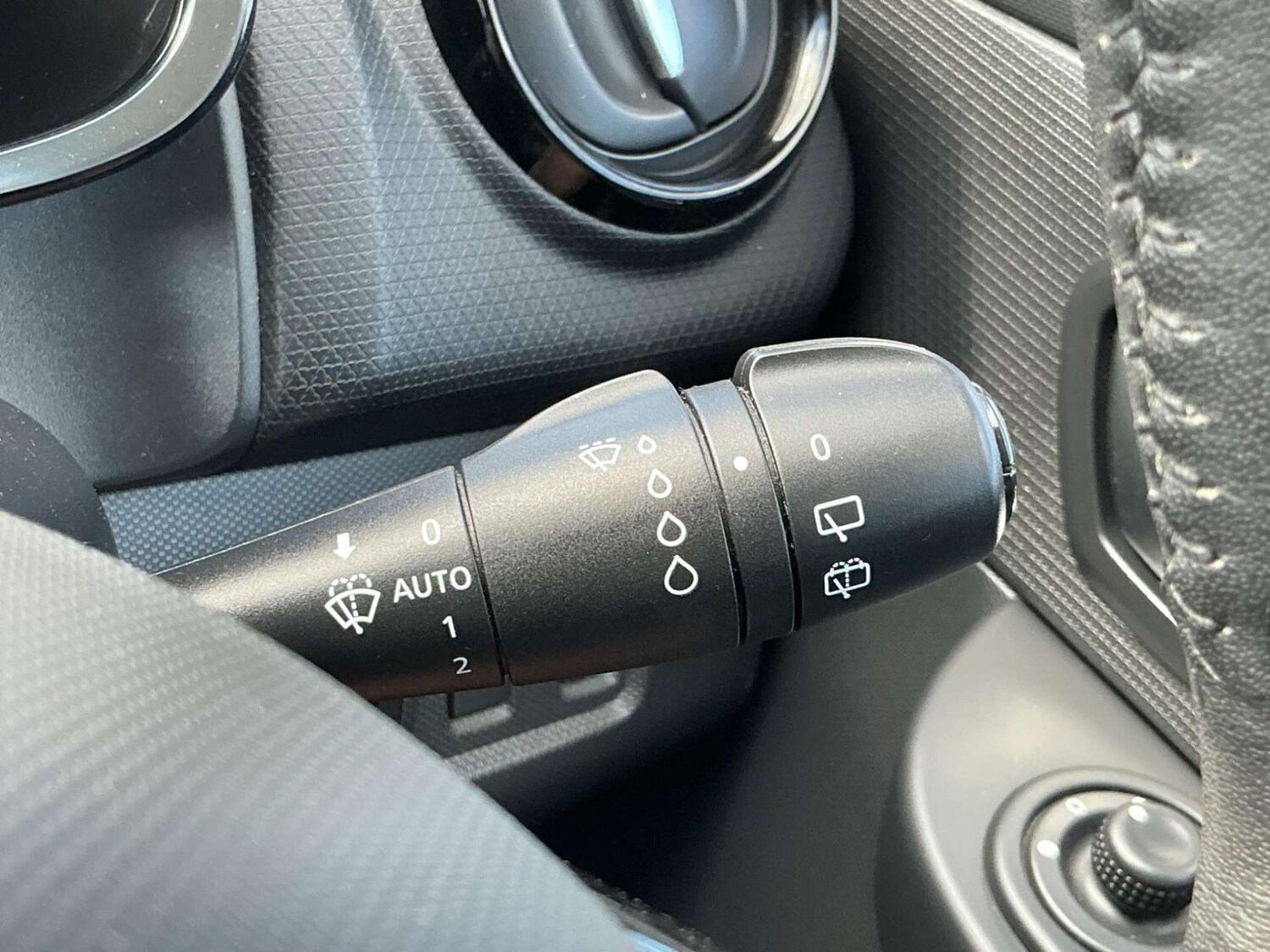 Used Renault Clio 2015 for sale - 76858868: Photo 49