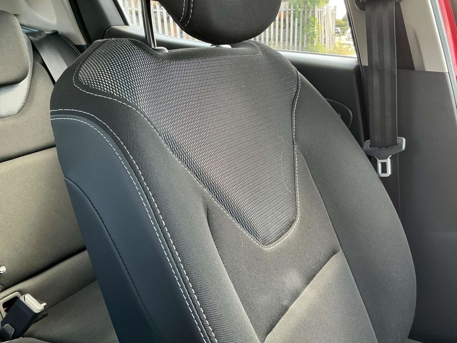 Used Renault Clio 2015 for sale - 76858868: Photo 51