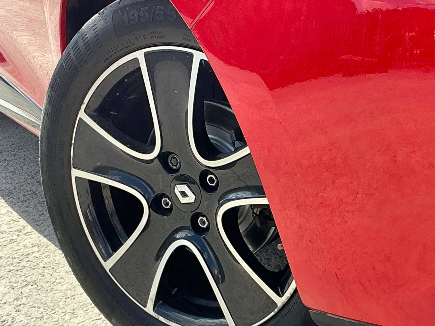 Used Renault Clio 2015 for sale - 76858868: Photo 9