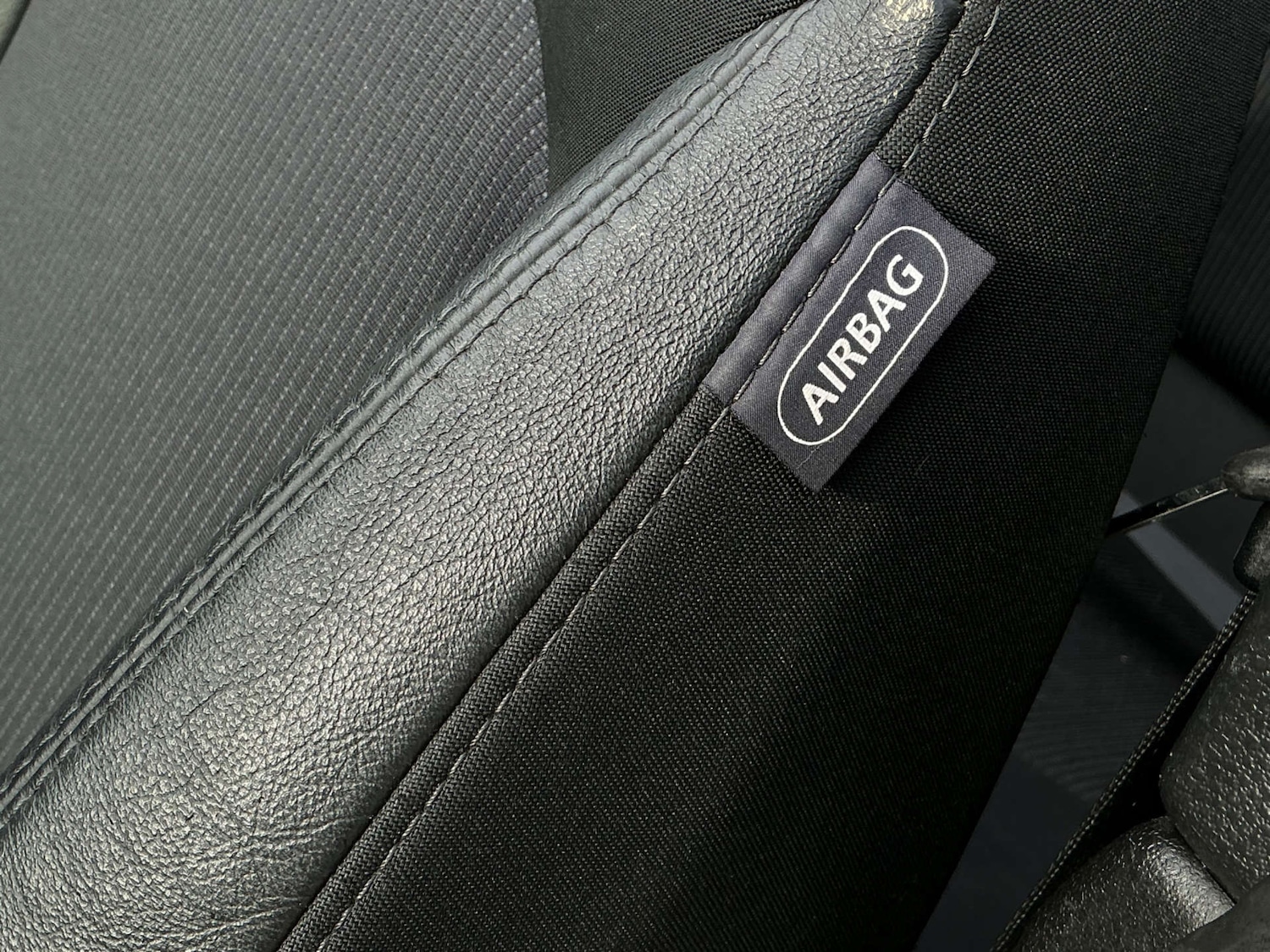 Used MINI Convertible 2011 for sale - 77469958: Photo 32