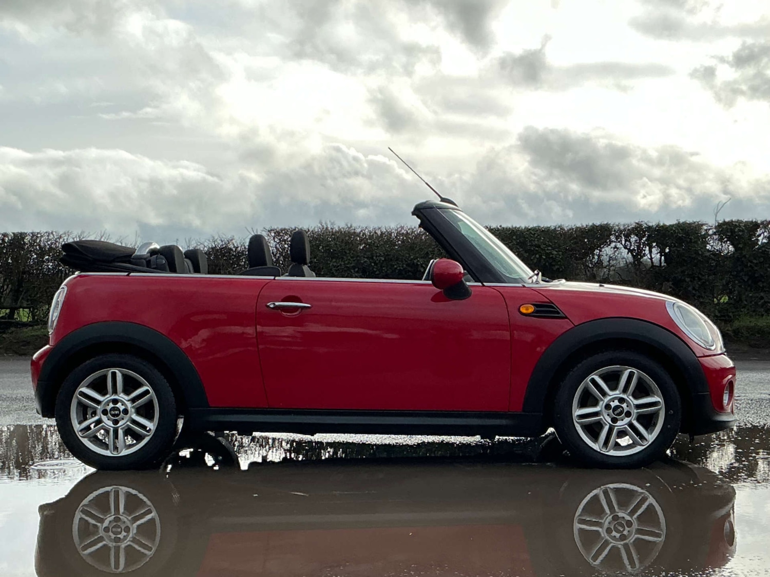 Used MINI Convertible 2011 for sale - 77469958: Photo 5