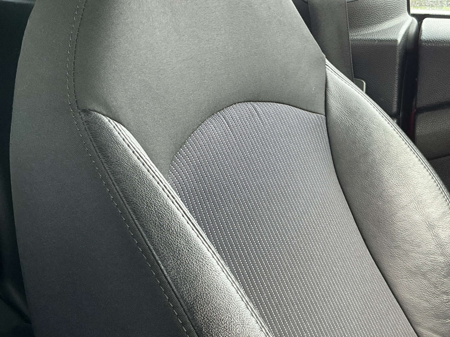 Used MINI Convertible 2011 for sale - 77469958: Photo 51