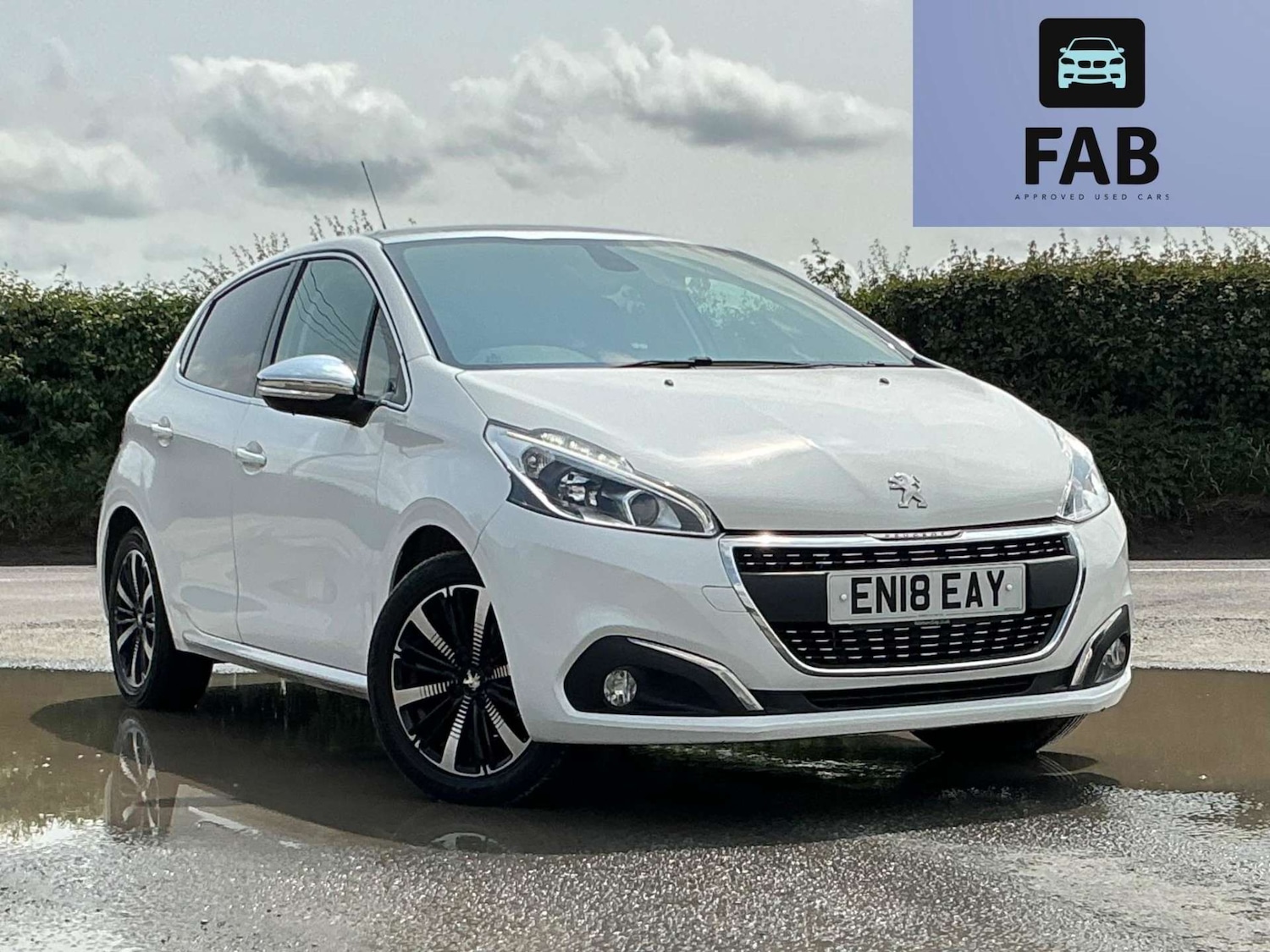 Used Peugeot 208 2018 for sale - 76858869: Photo 1