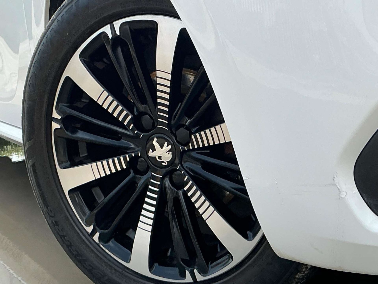 Used Peugeot 208 2018 for sale - 76858869: Photo 12