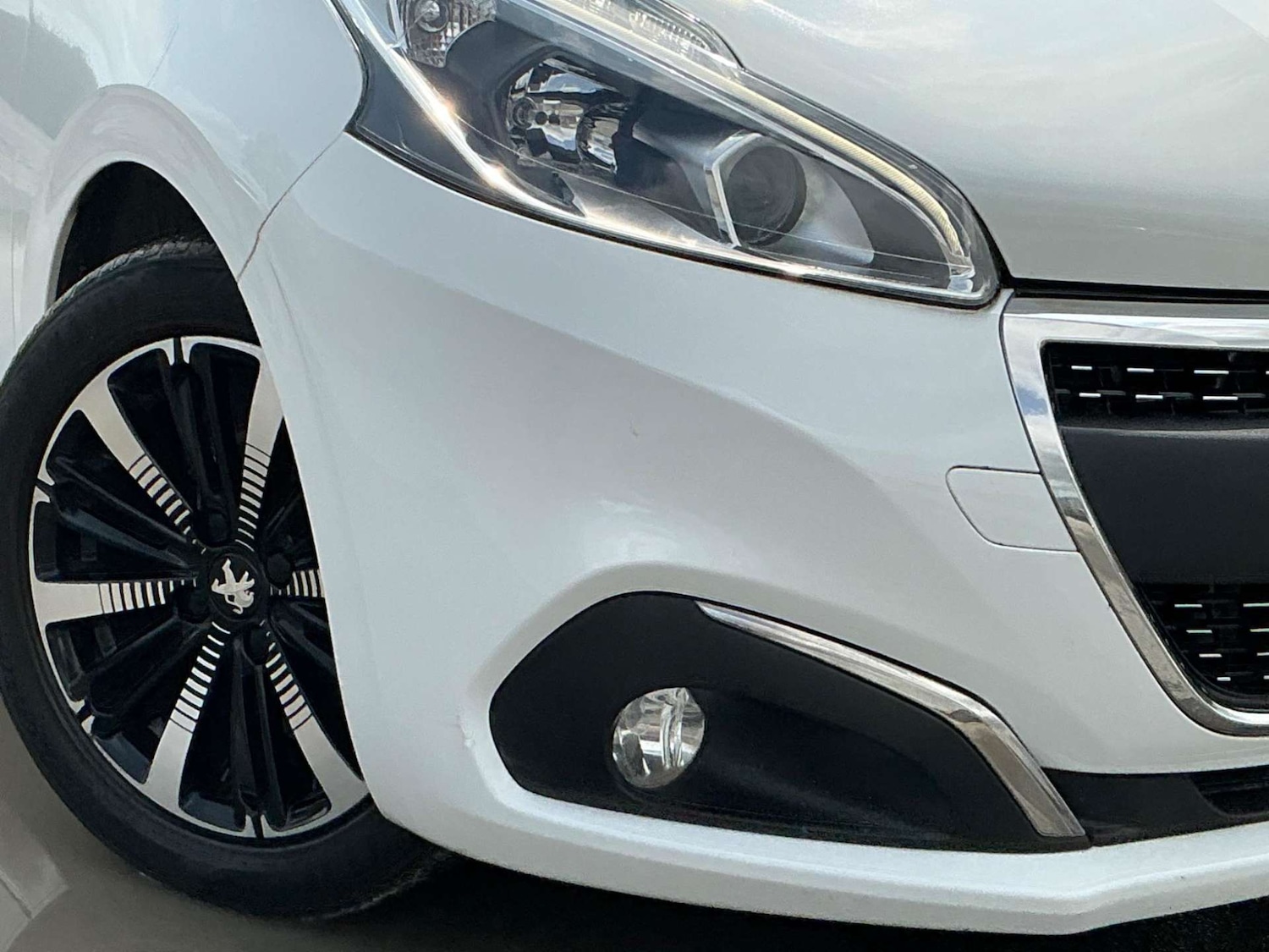 Used Peugeot 208 2018 for sale - 76858869: Photo 15