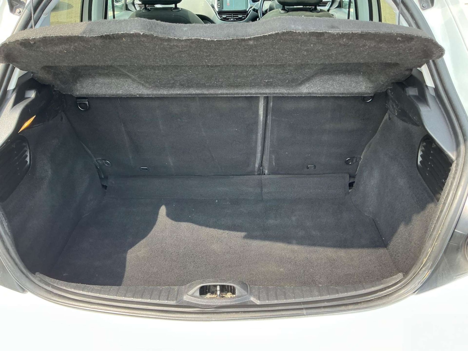 Used Peugeot 208 2018 for sale - 76858869: Photo 22