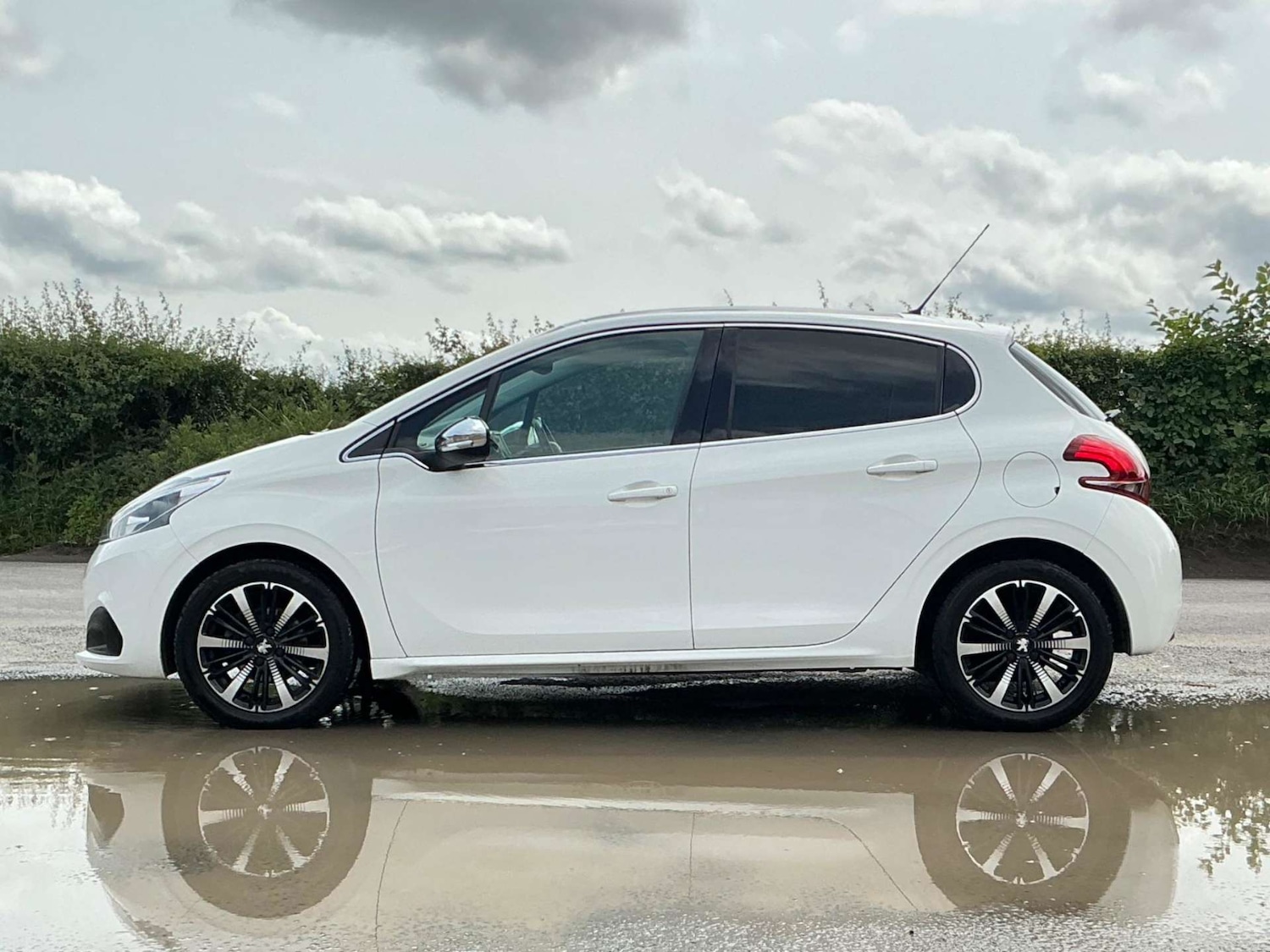 Used Peugeot 208 2018 for sale - 76858869: Photo 27