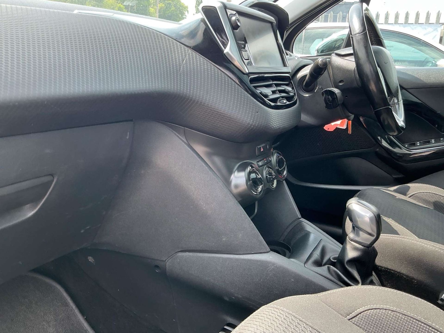 Used Peugeot 208 2018 for sale - 76858869: Photo 41