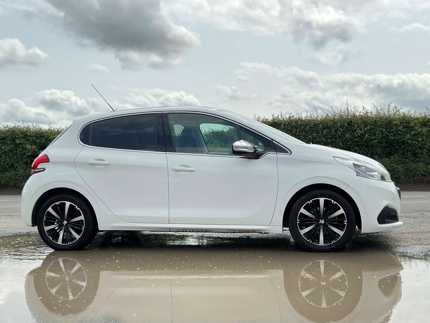 Used Peugeot 208 2018 for sale - 76858869: Photo 6