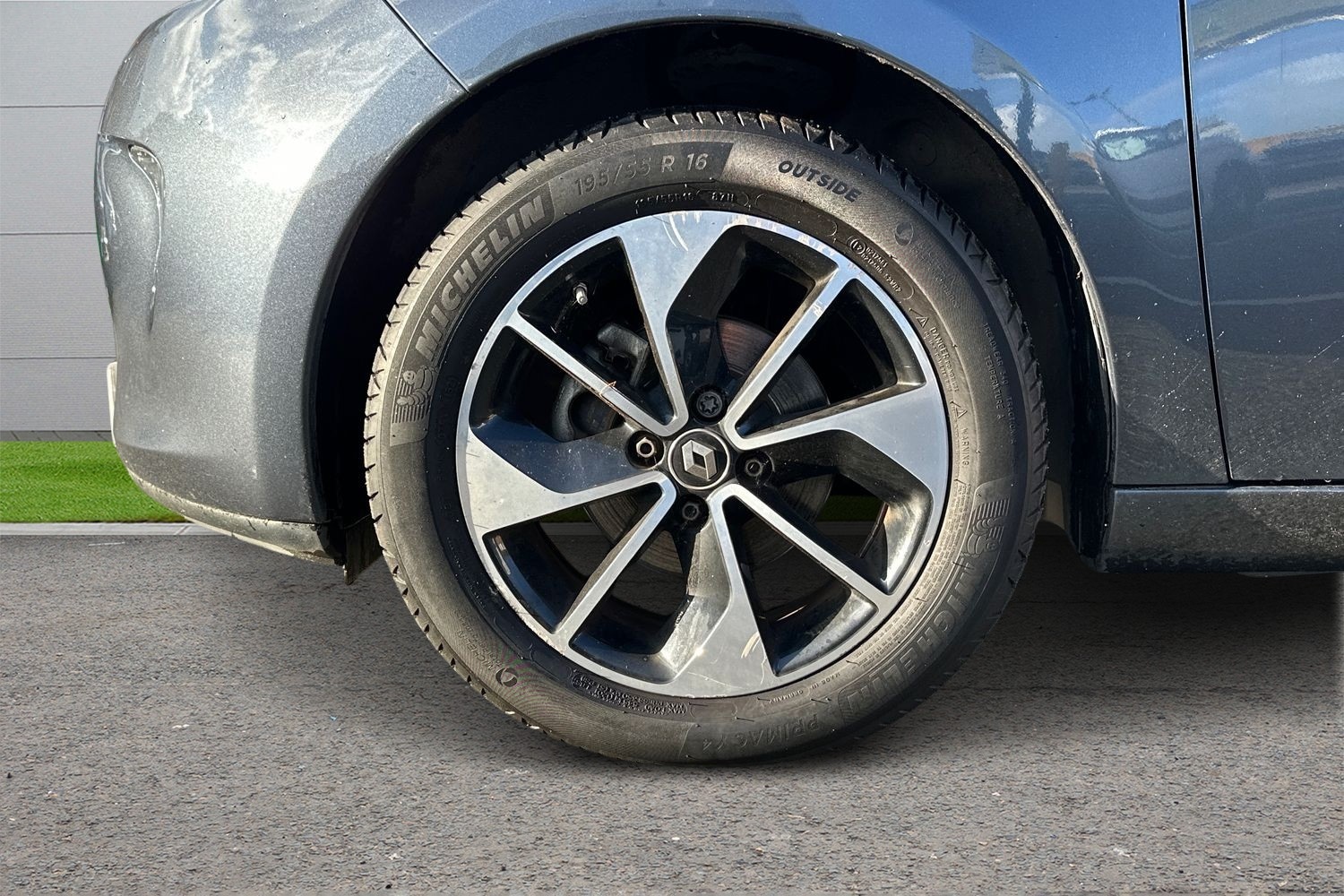 Used Renault Zoe 2019 for sale - 76130582: Photo 9