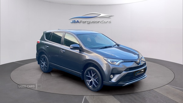 Used Toyota RAV4 2017 for sale - 76866670: Photo 2