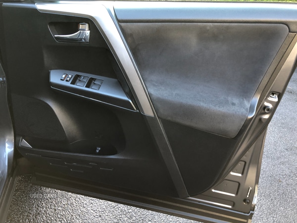 Used Toyota RAV4 2017 for sale - 76866670: Photo 34