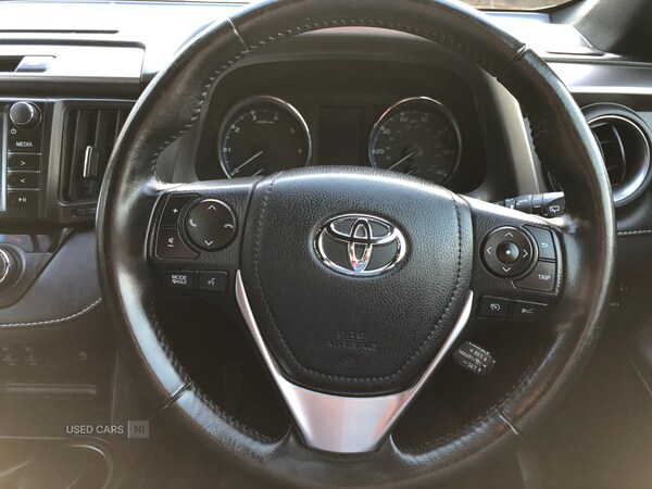 Used Toyota RAV4 2017 for sale - 76866670: Photo 40