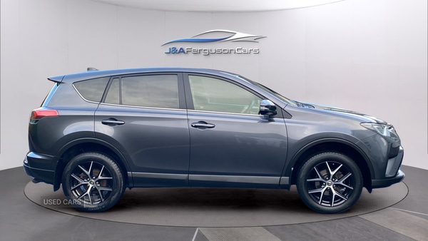 Used Toyota RAV4 2017 for sale - 76866670: Photo 5