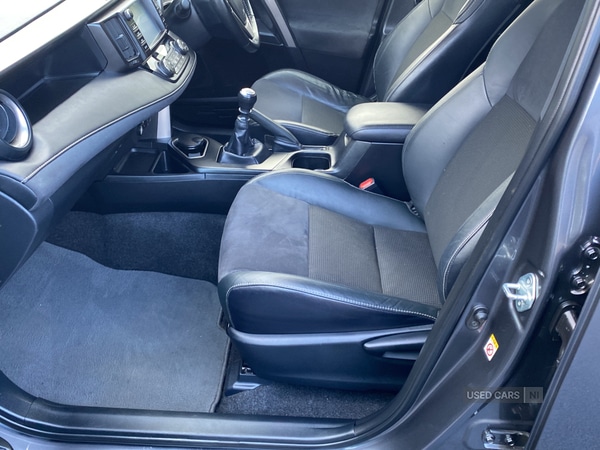 Used Toyota RAV4 2017 for sale - 76866670: Photo 58