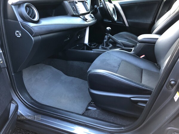 Used Toyota RAV4 2017 for sale - 76866670: Photo 59