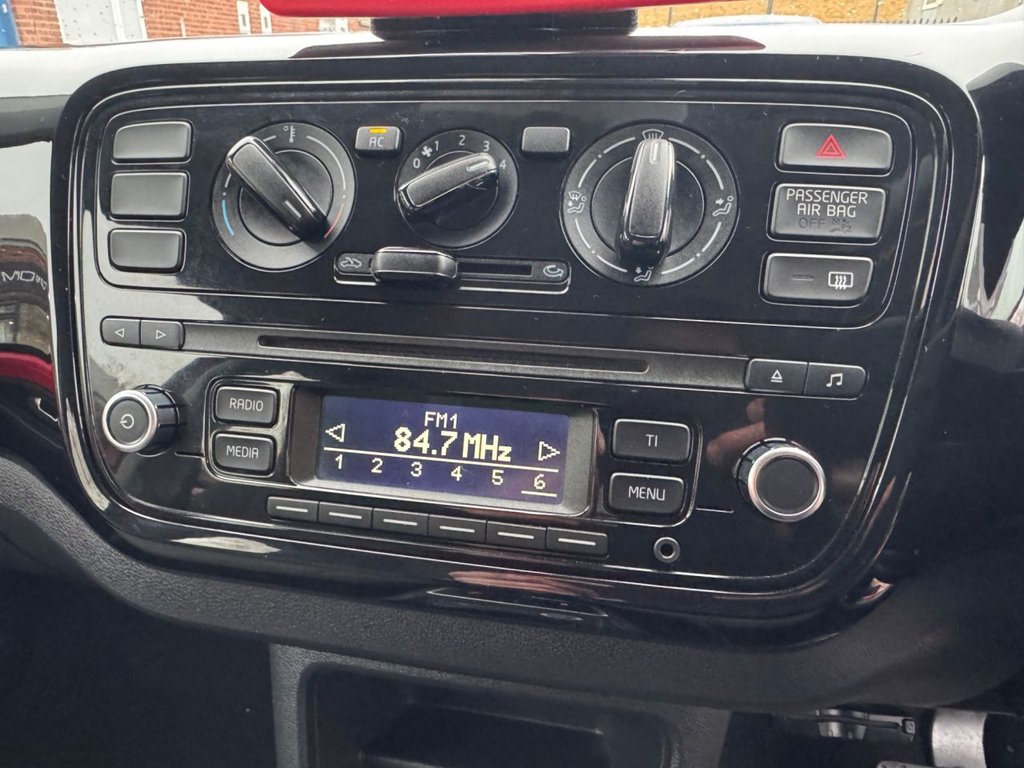 Used Volkswagen up! 2024 for sale - 76797599: Photo 25