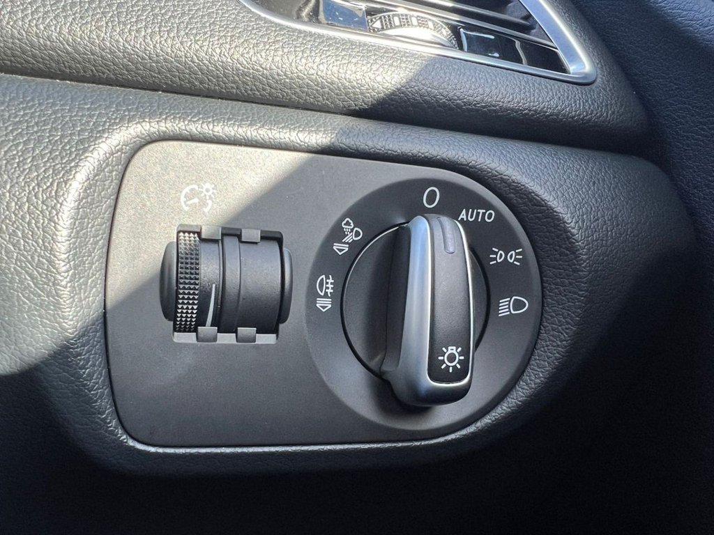 Used Audi Q3 2016 for sale - 78049647: Photo 33