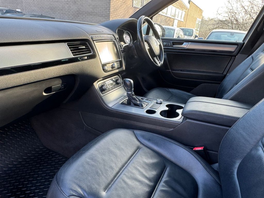 Used Volkswagen Touareg 2015 for sale - 77360145: Photo 17