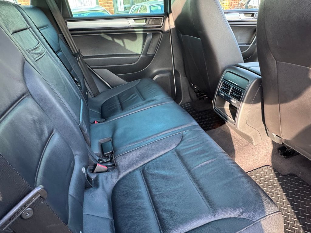 Used Volkswagen Touareg 2015 for sale - 77360145: Photo 18