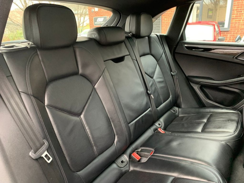 Used Porsche Macan 2016 for sale - 77133339: Photo 21